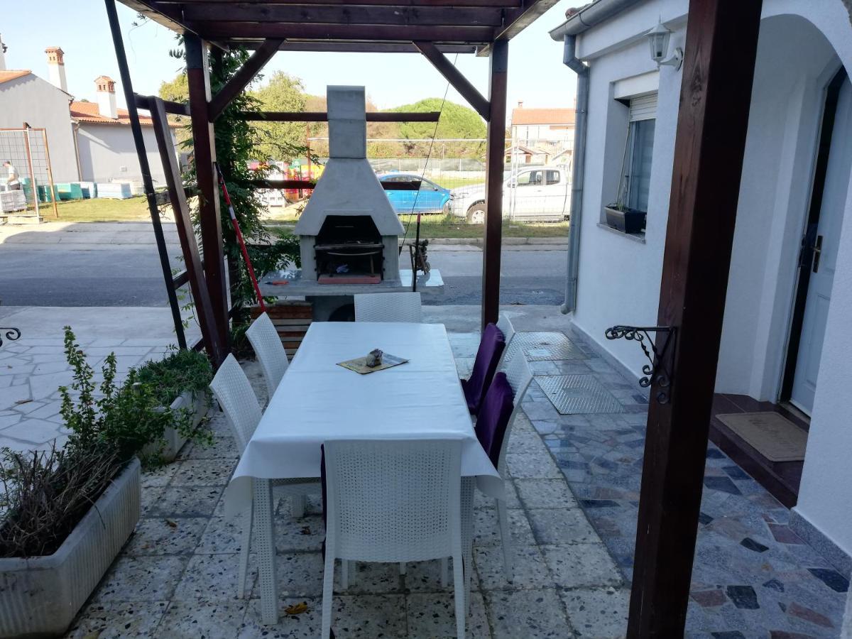 Apartman Valbandon Fažana Exterior foto